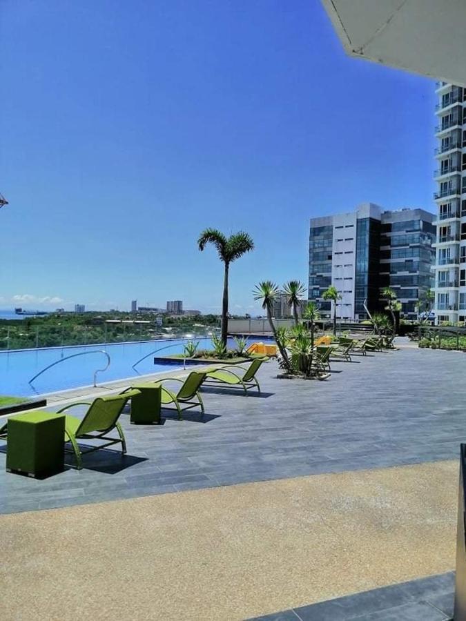 Mactan Newtown Beach Condo Đảo Mactan Ngoại thất bức ảnh